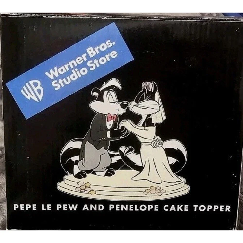 VTG 1999 Warner Brothers Pepe Le Pew & Penelope Cake Topper Wedding Cake 6” NIB